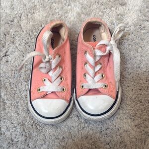 Converse Toddler peach pink low top sneakers size 6